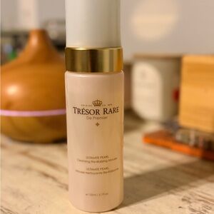 Tu es mon TRESOR Cream and Gold Cleansing Mousse